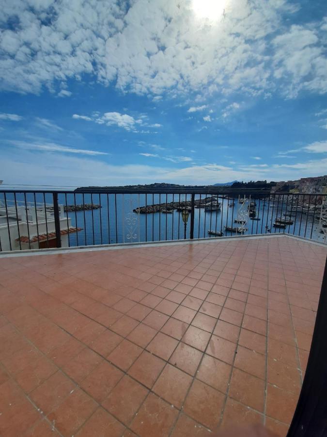 Residenza Mena Marina Corricella Lägenhet Procida Exteriör bild