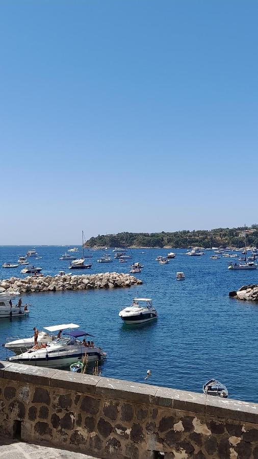 Residenza Mena Marina Corricella Lägenhet Procida Exteriör bild